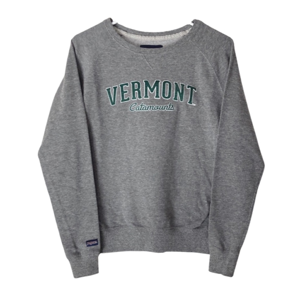 University of Vermont UVM Catamounts crewneck sweater for student, parent, alum